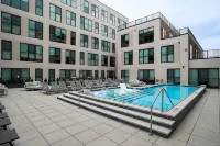 Luxury Apartment in Downtown with/Pool/Gym/Rooftop