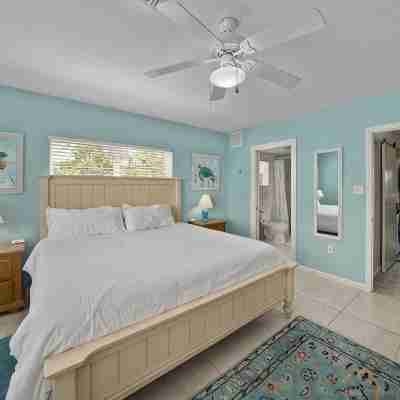 Dive, Relax & Explore  3Br Condo Near Cayman’s Best Dive Sites Rooms