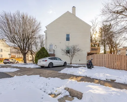 Cozy One-Bed Apartment in Heart of Herndon Ξενοδοχεία στην πόλη Dranesville
