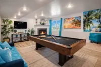 Entire Home, Sleeps 18, Private Outdoor Hot Tub, Pool Table, Near Ski Resorts - 무료 와이파이