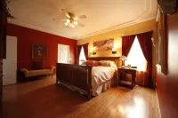 Family Friendly Home in Vineyard Next to Award Winning "Cathedral Ridge Winery - 3-Star