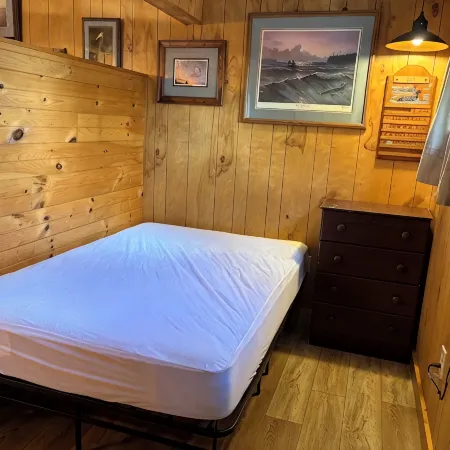 Beautiful Sunset Lake cabin rental