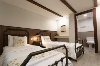 Wanathara Resort - Parking