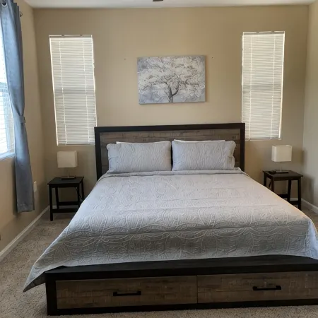 Modern Townhouse near a golf course, Folsom Lake, and hiking trails