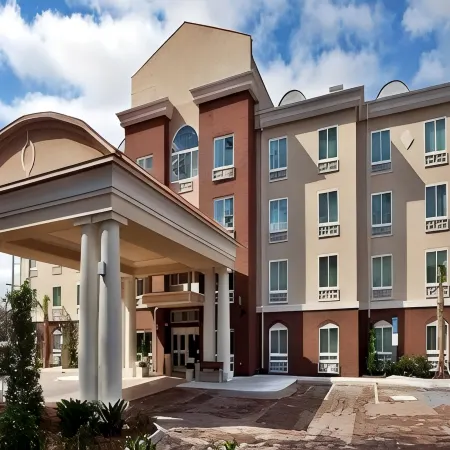 Holiday Inn Express & Suites SAVANNAH - MIDTOWN by IHG