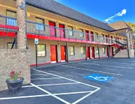 Travelers Inn Elizabeth City - parking