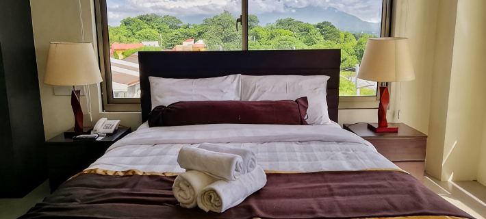2205 Suites Hotels in Quezon