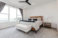 NEW! Lake View! Access to Ideal Beach, Pools, Mini Golf and more. 2 King Suites - 4-Star