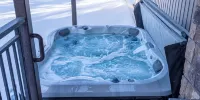 Yellowstone - Hot Tub - Family Vacation - World Class Fishing - 4-Star