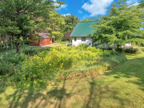 Shoreline Serenity - 2 Private Acres - 4-Star