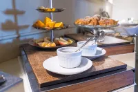 Hotel Octarna - Free on-Site Parking - Breakfast