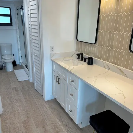 Naples Solwaterfront condonewly remodeled