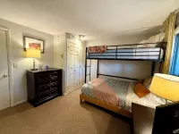 Cozy 2-bedroom condo with WiFi, pool, fitness room in charming Stowe - Gym