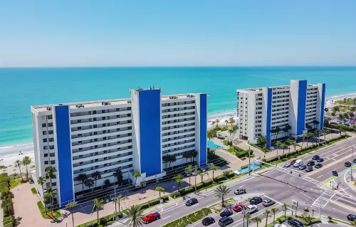 Newly Remodeled 2/2 Gulf Front Corner Condo with Amazing Balcony Living Space - 4 stjerner