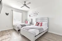 Relaxing Condo 5min From Disney with Free Waterpark - Balcony