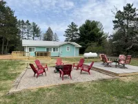 Newly Remodeled 3BR Cottage w/ Hot Tub - Fire Pit - Near Wisconsin Dells - Wifi