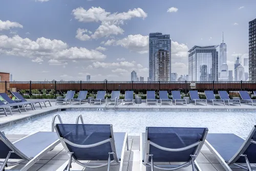 Global Luxury Suites at Newport - Pools