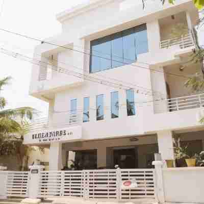 Blue Stones Service Apartment Hotel Exterior
