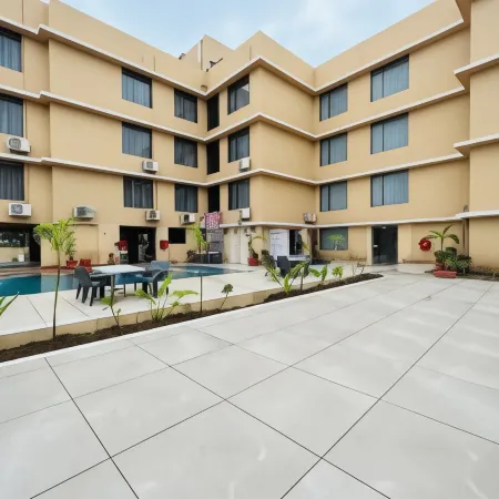 Hotel Prince Garden Daman