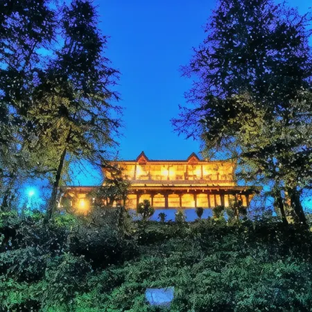 Van Serai