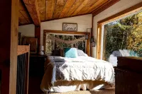 Cozy 40 Acre Homestead Cabin w/ 360 Views + Soaker Tub! - Alppimaja