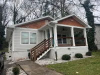Fresh Air Cabin Hike  Rest  Refresh Sleeps 8 - 3-Star