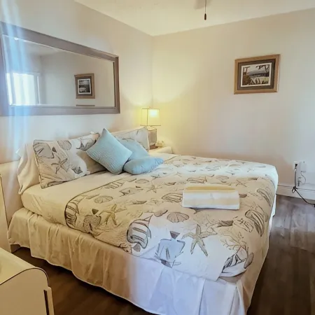 Bay View Condo, Minutes to Top Beach in the US