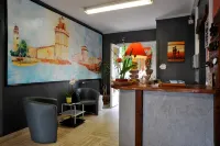 Hotel les Rosiers - parking