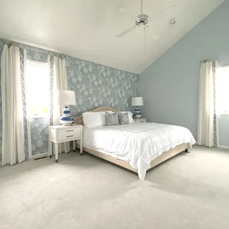 Updated Family Beach House with fenced yard - 5 min walk to the beach!