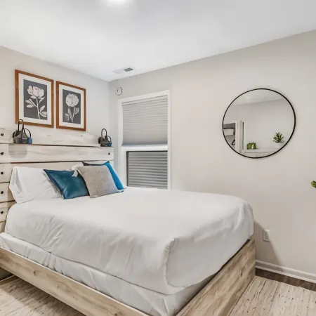 Traveling worker-ready Transitional Modern Home!