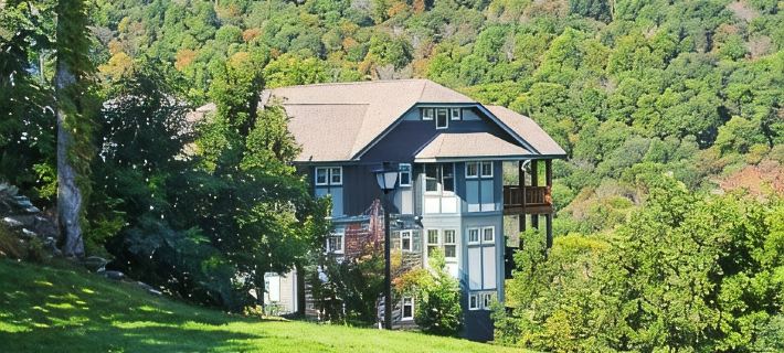 EchotaCondo Amenities August Stays Still Available. HotTub Pool Hike Winery's Hotels in Watauga County