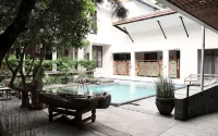 Lotus Art & Garden Hotel