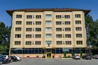 Briz Hotel - parkir