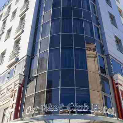 Ost West Club Hotel Exterior