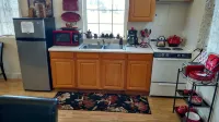 The Library Suite with over 3000 books707) 786-7014 - Wifi