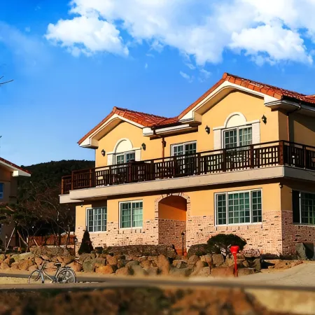 Gyeongju Stella Pension Отели рядом с достопримечательностью «Парк аттракционов Gyeongju World»