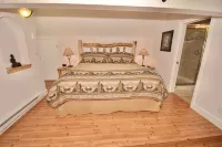 Private Top Corner Condo - 5 Mins to Grand Teton Nat'l Park- Deck, BBQ & Views! - Wifi