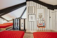 Hidden Gem! Swiss Cottage Ski Chalet - Hytter