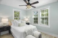 Forest Hills Manor w/ King Bed - บูติค