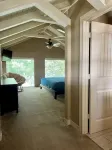 Hideaway_3 BR w/ Private Pool on wooded lot