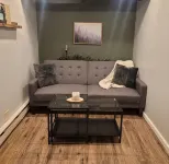 Cozy Basement Apartment (With Private Entrance) - Wifi