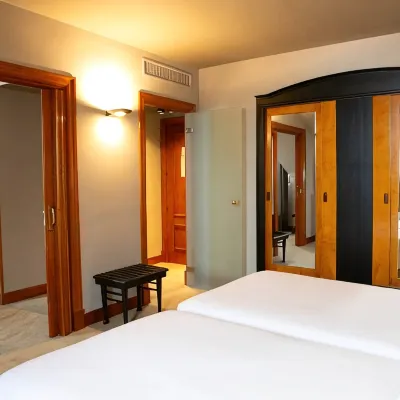 Hotel Sercotel Ciudad de Oviedo Hotels near Church of Santa María de la Corte