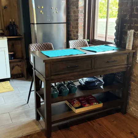 Charming studio apartment , free parking, WiFi in historic downtown Mobile