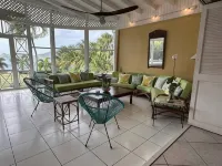 Beachfront Estate with Pool and Tropical Garden - Wifi