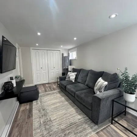 Cozy on Connaught. Central apartment in Halifax - very walkable!