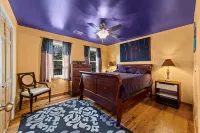 Sleeps 20. Inside Lake Norman State Park; Kayaks, Canoes, Theater, Pool Table - Boutique