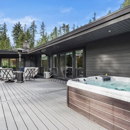 Stunning Waterfront Getaway!  Luxury Home on Acreage,  Natures Paradise