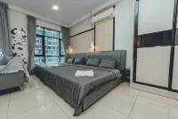 Molek Little Joy Studio 4Pax Bathtub with Balcony
