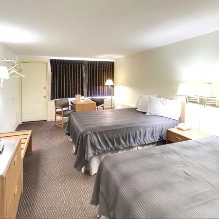 Travelers Inn