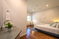 OCEAN BAY VIEW Luxury Guesthouse - Homestays